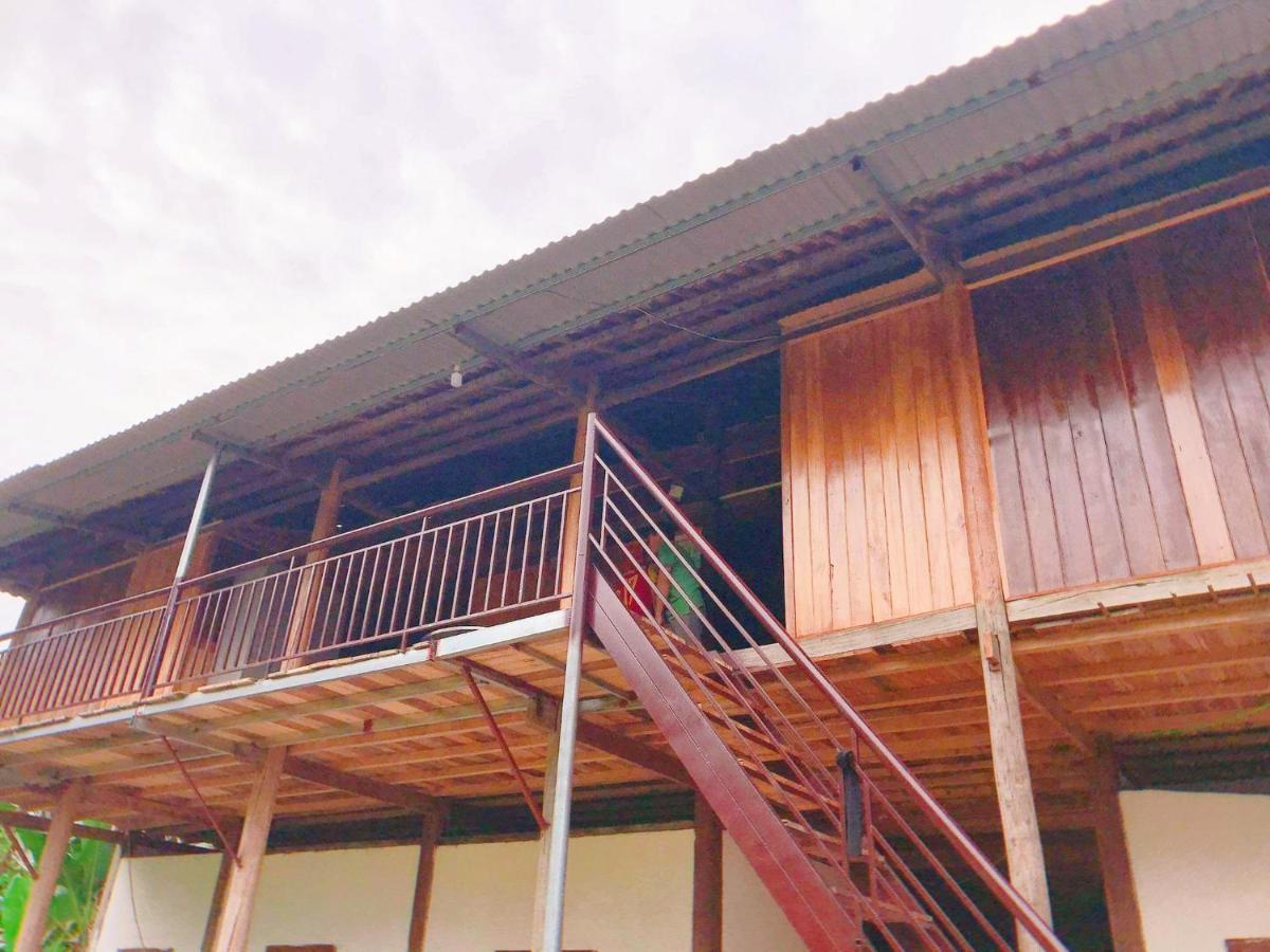 Hoang Quan Homestay Ba Be Buitenkant foto